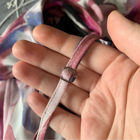 Le Chateau Printed Cold Shoulder Ruffle Blouse - Picture 4 of 9